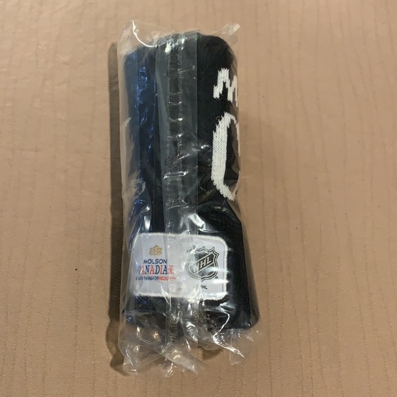 Molson Canadian promo Winter hat toque with Pom Pom & Toronto maple leafs patch - Picture 14 of 17